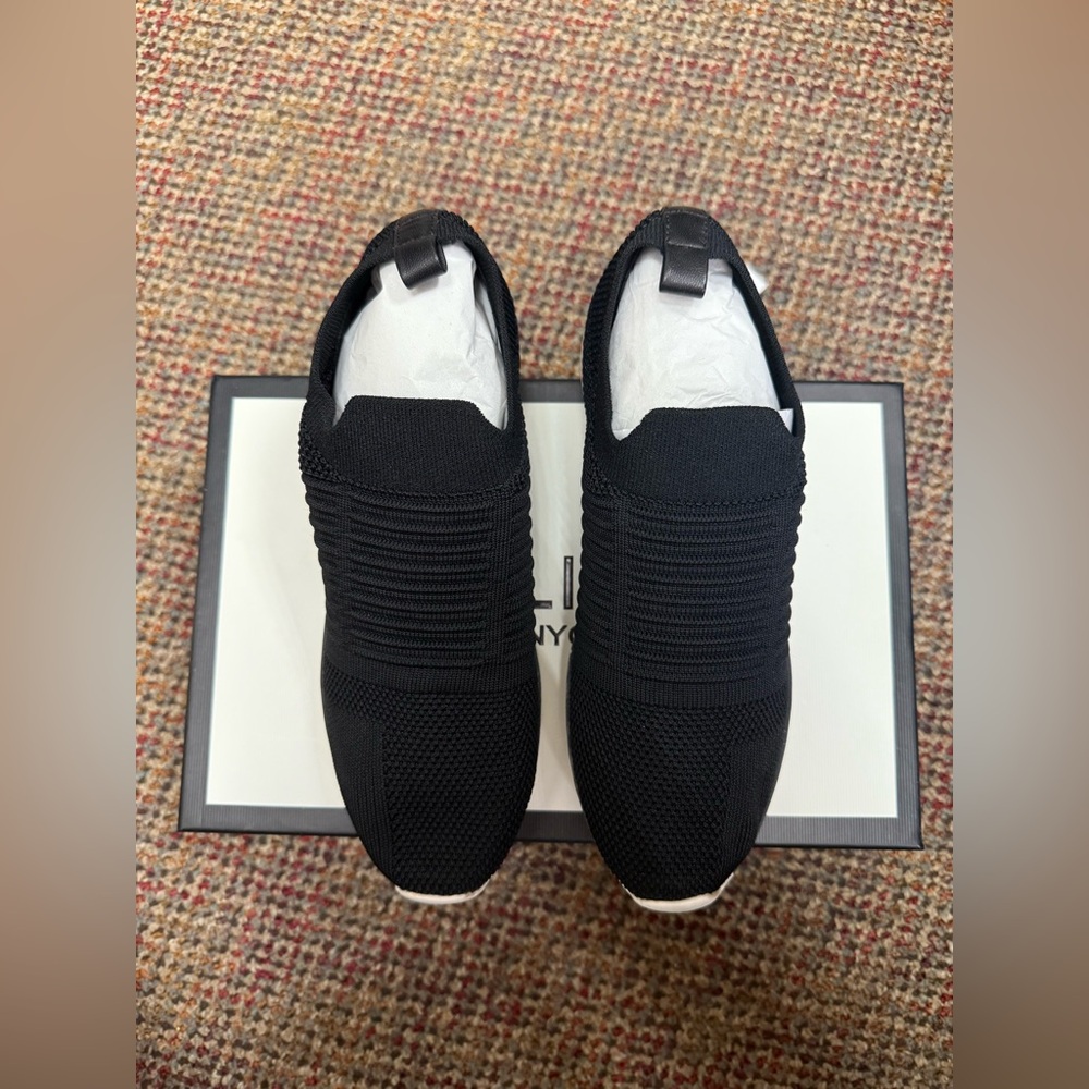 🌺NIB J Slides Great Textured Knit Lightweight Slip On Athletic Sneakers